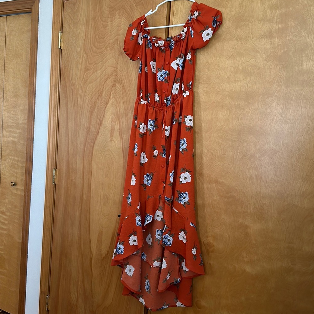 WOMANS RUE 21 FLORAL DRESS SIZE MEDIUM